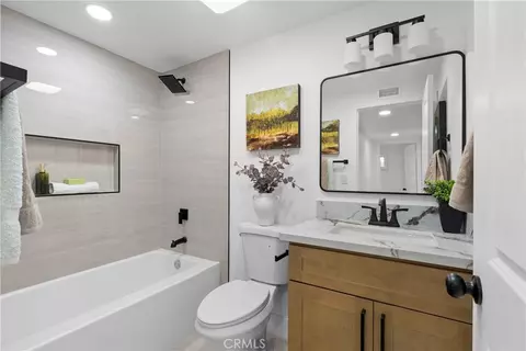 Bath - 606 Tangier Ave, Placentia, CA 92870 photo 4 of 5
