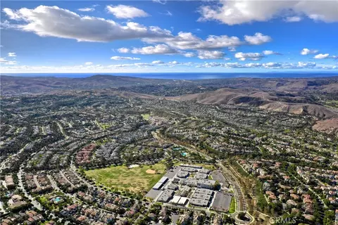 View/Area - 2 Galaxy Isle, Ladera Ranch, CA 92694 photo 4 of 9