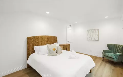 Bedroom - 31 Silver Cres, Irvine, CA 92603 photo 8 of 12