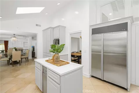 Kitchen - 31 Silver Cres, Irvine, CA 92603 photo 6 of 6
