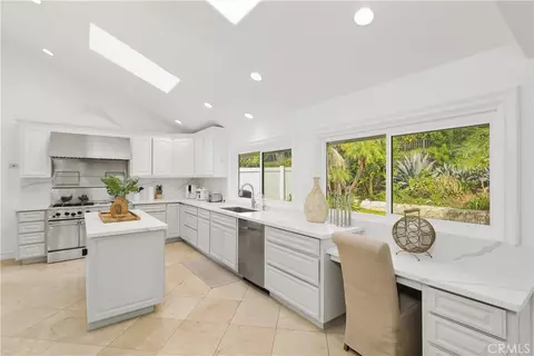 Kitchen - 31 Silver Cres, Irvine, CA 92603 photo 3 of 6