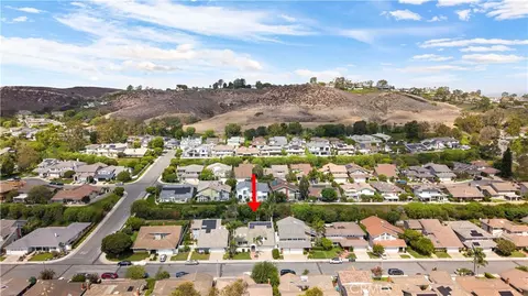View/Area - 31 Silver Cres, Irvine, CA 92603 photo 2 of 7