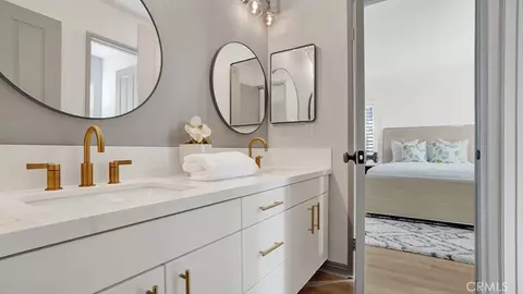 Bath - 79 Modesto, Irvine, CA 92602 photo 3 of 8