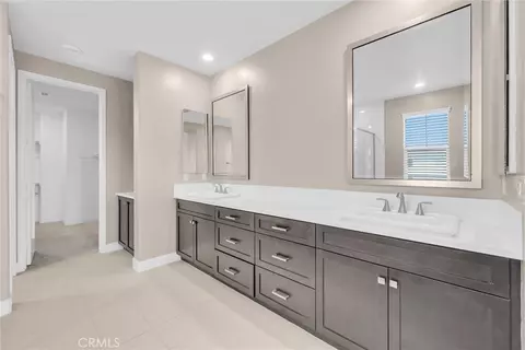 Entry Way - 128 Character, Irvine, CA 92618 photo 6 of 6