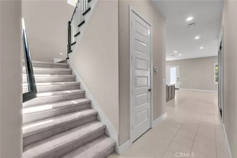 Entry Way - 128 Character, Irvine, CA 92618 photo 4 of 6