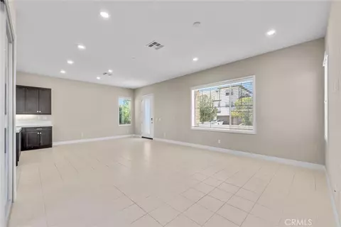 Living - 128 Character, Irvine, CA 92618 photo 4 of 4