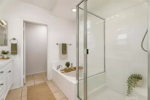 Bath - 8572 E Kendra Loop, Orange, CA 92867 photo 3 of 4