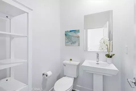 Bath - 142 Allusion, Irvine, CA 92618 photo 5 of 5