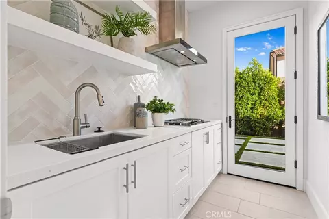 Kitchen - 134 Bozeman, Irvine, CA 92602 photo 4 of 4