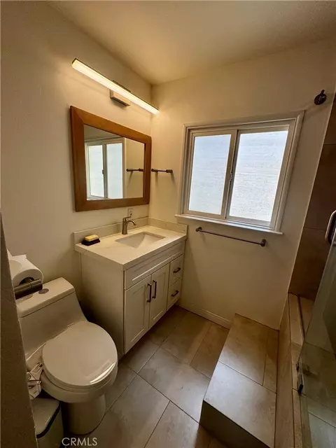 Bath - 446 N Park Ln, Orange, CA 92867 photo 2 of 3