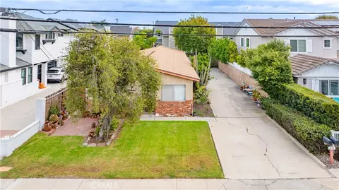 Exterior - 218 E 16th E, Costa Mesa, CA 92627 photo 18 of 19