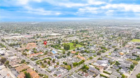View/Area - 218 E 16th E, Costa Mesa, CA 92627 photo 5 of 11