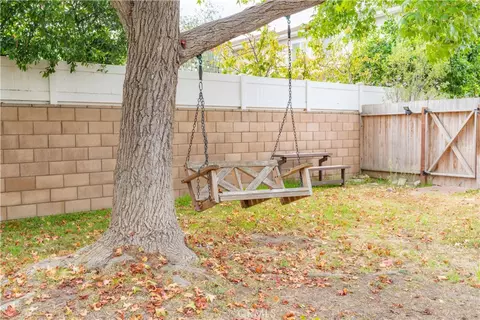 Exterior - 218 E 16th E, Costa Mesa, CA 92627 photo 13 of 19
