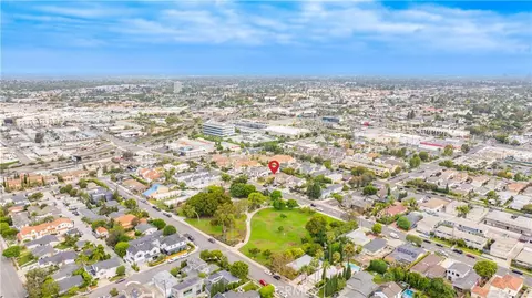 View/Area - 218 E 16th E, Costa Mesa, CA 92627 photo 7 of 11