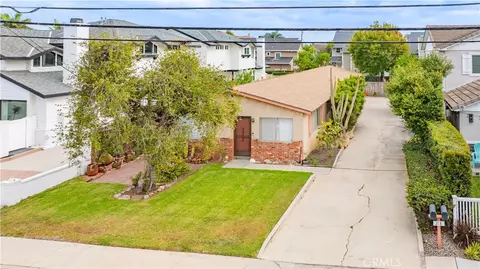 Exterior - 218 E 16th E, Costa Mesa, CA 92627 photo 2 of 19