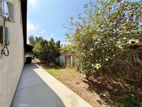 Exterior - 1885 Illinois Ave, Riverside, CA 92507 photo 4 of 9