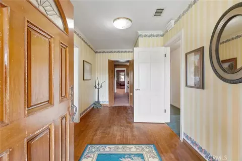 Entry Way - 33540 Highway 58, Buttonwillow, CA 93206 photo 1 of 4
