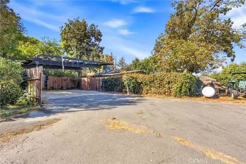 Exterior - 33540 Highway 58, Buttonwillow, CA 93206 photo 5 of 12