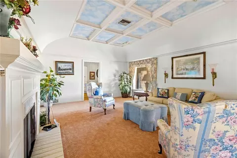 Living - 33540 Highway 58, Buttonwillow, CA 93206 photo 2 of 3