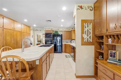 Kitchen - 33540 Highway 58, Buttonwillow, CA 93206 photo 1 of 4