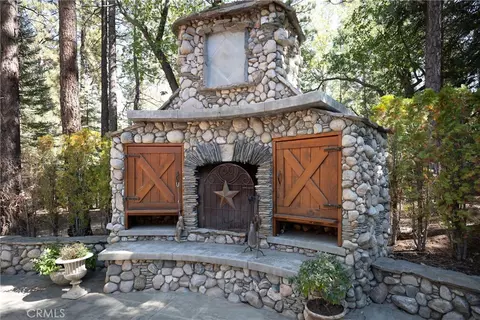 Exterior - 42388 Switzerland Dr, Big Bear Lake, CA 92315 photo 18 of 43