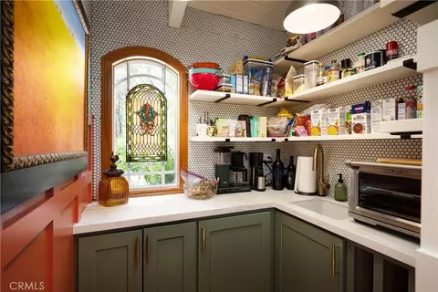 Kitchen - 42388 Switzerland Dr, Big Bear Lake, CA 92315 photo 5 of 5