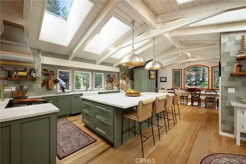 Kitchen - 42388 Switzerland Dr, Big Bear Lake, CA 92315 photo 3 of 5