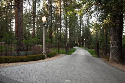 Exterior - 42388 Switzerland Dr, Big Bear Lake, CA 92315 photo 25 of 43