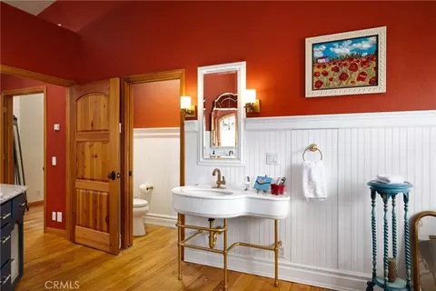 Bath - 42388 Switzerland Dr, Big Bear Lake, CA 92315 photo 3 of 7