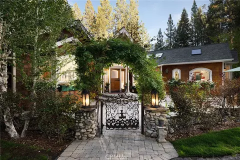 Exterior - 42388 Switzerland Dr, Big Bear Lake, CA 92315 photo 9 of 43