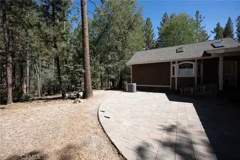 Exterior - 42388 Switzerland Dr, Big Bear Lake, CA 92315 photo 34 of 43