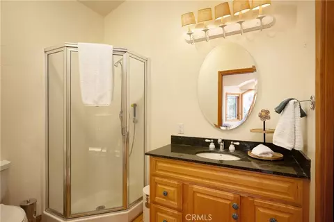 Bath - 42388 Switzerland Dr, Big Bear Lake, CA 92315 photo 4 of 7