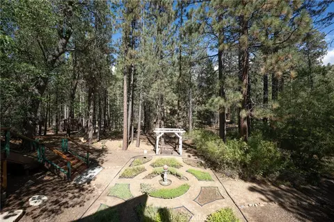 Exterior - 42388 Switzerland Dr, Big Bear Lake, CA 92315 photo 37 of 43