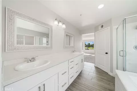 Bath - 7375 Mcclellan Ct, Fontana, CA 92336 photo 2 of 3