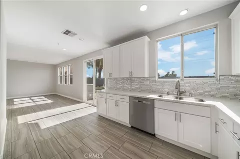 Kitchen - 7375 Mcclellan Ct, Fontana, CA 92336 photo 4 of 4