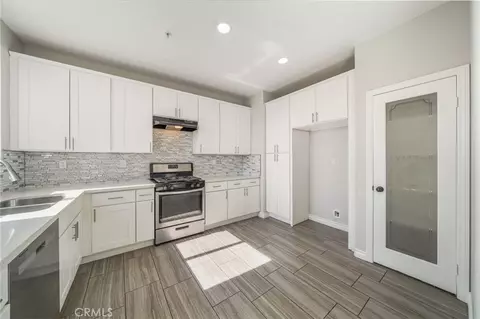 Kitchen - 7375 Mcclellan Ct, Fontana, CA 92336 photo 3 of 4