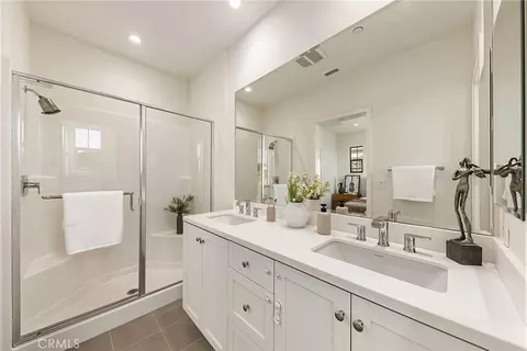 Bath - 149 Coastal Gdn, Irvine, CA 92618 photo 1 of 3