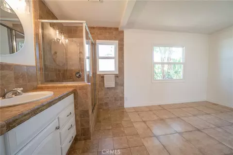 Bath - 14621 Davis St, Westminster, CA 92683 photo 5 of 7
