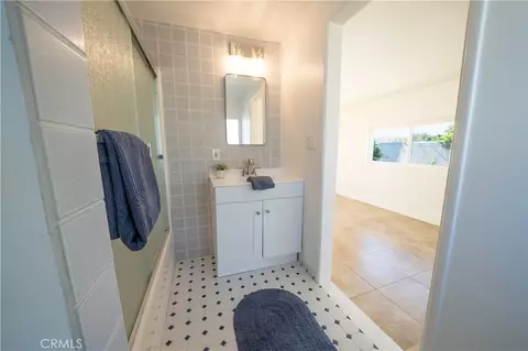 Bath - 14621 Davis St, Westminster, CA 92683 photo 4 of 7