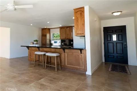 Entry Way - 14621 Davis St, Westminster, CA 92683 photo 2 of 4