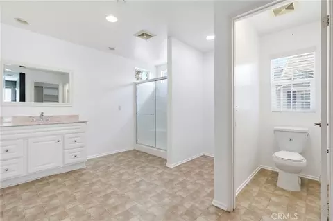 Bath - 11216 Collin, Riverside, CA 92505 photo 2 of 4
