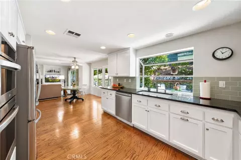 Kitchen - 44020 Sheldon Ct, Temecula, CA 92592 photo 3 of 5