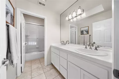 Bath - 44020 Sheldon Ct, Temecula, CA 92592 photo 2 of 5