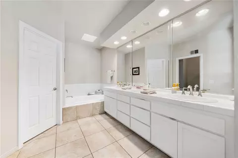 Bath - 44020 Sheldon Ct, Temecula, CA 92592 photo 4 of 5