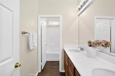 Bath - 33629 Pebble Brook Cir, Temecula, CA 92592 photo 2 of 2