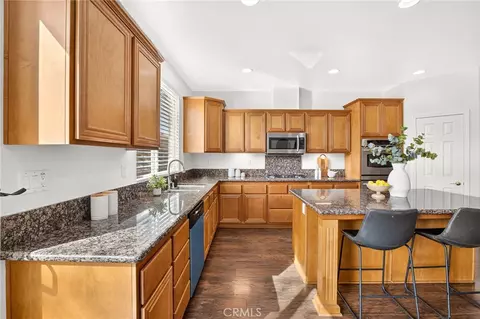 Kitchen - 33629 Pebble Brook Cir, Temecula, CA 92592 photo 3 of 4