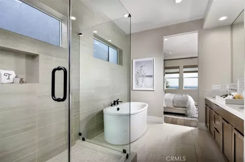 Bath - 2255 Sagebrush Loop, Montebello, CA 90640 photo 1 of 1