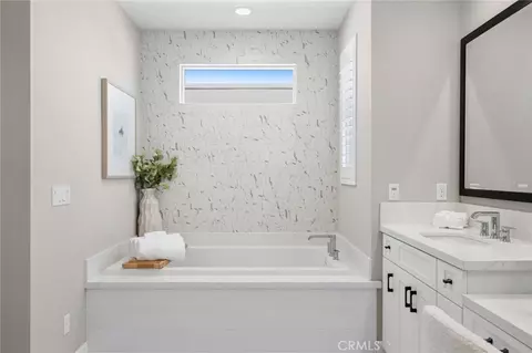 Bath - 181 Keeper, Irvine, CA 92618 photo 4 of 6