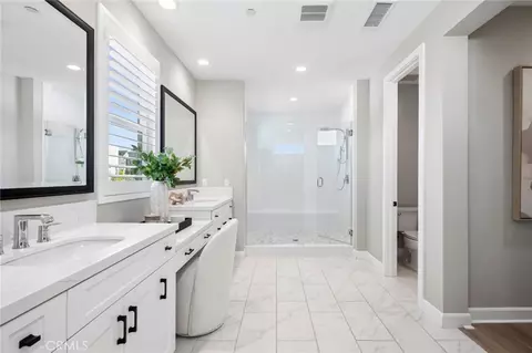 Bath - 181 Keeper, Irvine, CA 92618 photo 3 of 6