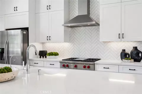 Kitchen - 181 Keeper, Irvine, CA 92618 photo 3 of 3